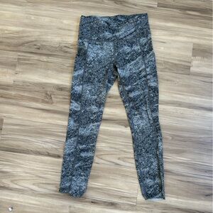 EUC Lululemon Gray Leggings